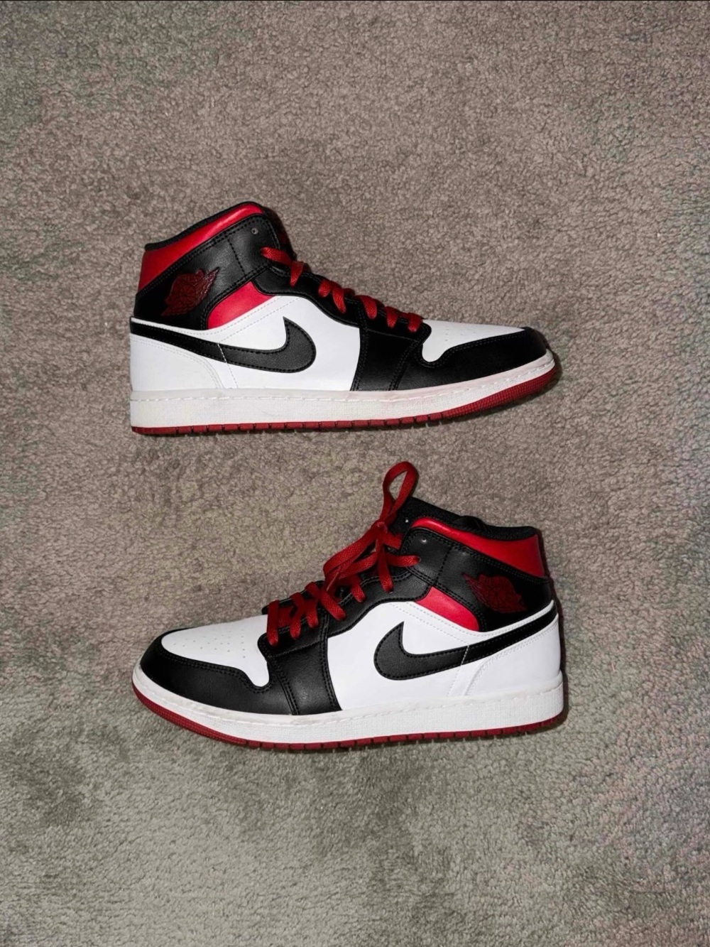 Air Jordan 1 Mid Gym Red Black Toe Men's Size 11
